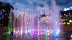 Цветной фонтан. Вечерняя Ялта.