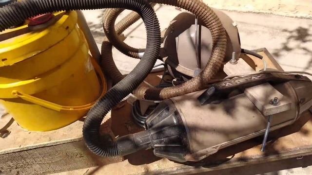 Строительный пилесос из ведра и двух бытов
