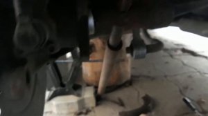 е34 откручиваем гайку ступицы