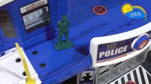 Домашние сражения игрушек ↑ Военные солдатики, вертолёты, катера, машины ↑ Обзор игрушек