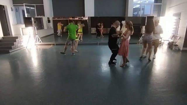 Yellow Submarine Party. Man O Black и я. Бачата. Организатор "Сальса Мира" смотреть онлайн