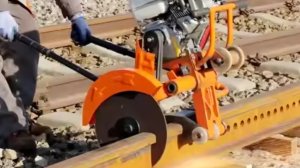 Бензиновый рельсорез