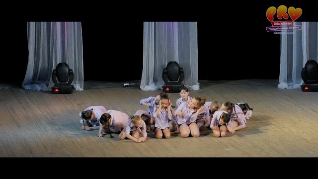 Он мне нравится - Dance Video Channel смотреть онлайн