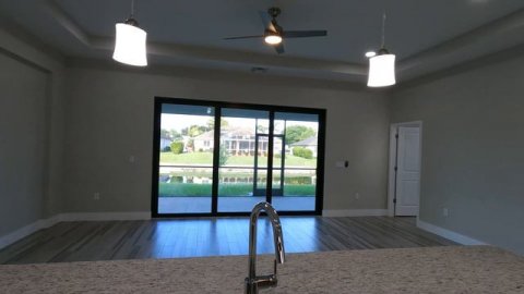Florida Home fors Sale - New Construction - Freshwater Canal - Cape Coral
