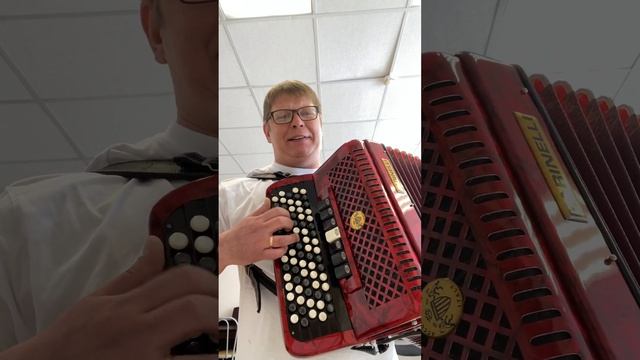 С днем рождения Видео поздравление от баяниста смотреть онлайн