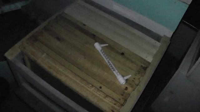 Зимнее хранение навощенных рамок