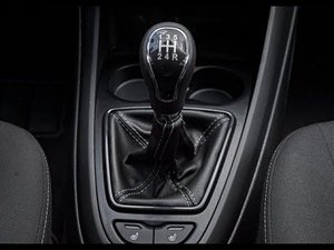 Дробный стук МКПП JH3 на не прогретом автомобиле Lada Vesta