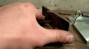 Приспособа для создания спусков на клинке (простейшая)