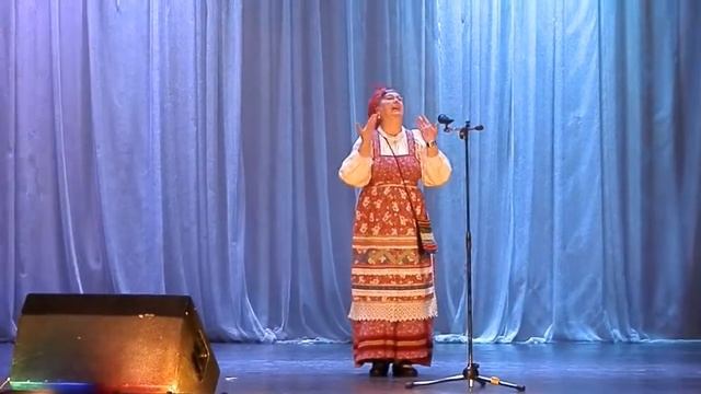 Галина Селедкина, плясовая песня Воронежской области "На печке сижу" смотреть онлайн