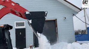 Чистим снег погрузчиком QUADTRAC SSL120MAX