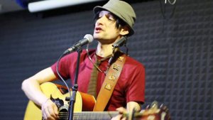 Мика Чуев (Бикфордов)- Матросы Мне Пели Про Остров (А.Вертинский)