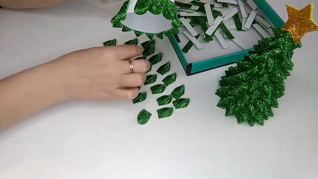 Елочка из глиттерного фоамирана. Christmas Foamiran Tree