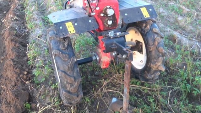 Копаем картофель мотоблоком Shtenli 1900pro. смотреть онлайн