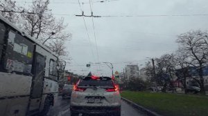 Дождливая дорога из Балаклавы в Севастополь на ул. Большая Морская 50, поиск парковочного места