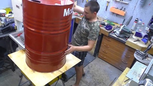 Классная идея из двести литровой бочки! Печка для сжигания мусора! Пригодится любому дачнику.