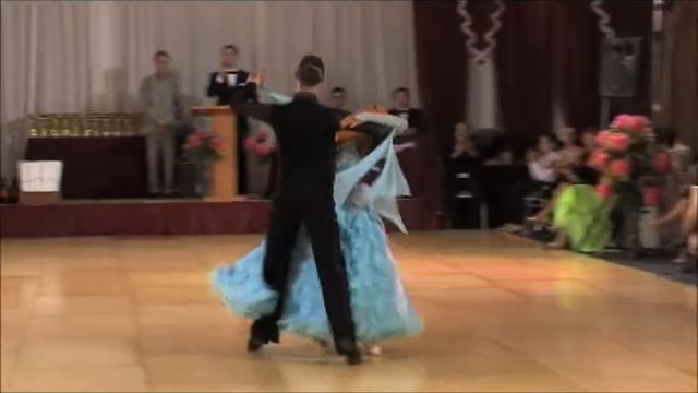Храновская Диана-Харламов Олег, медленный вальс.wmv
