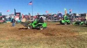 Мини-погрузчики Avant демонстрируют устойчивость