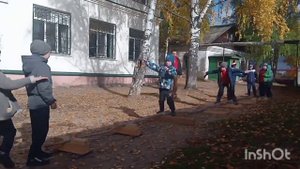 Переход заболоченного участка по жердям