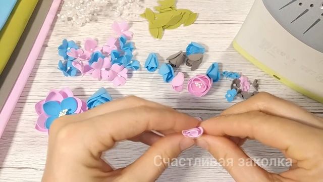 Много мелких цветов. Повязка из фоамирана. Фоамиран.