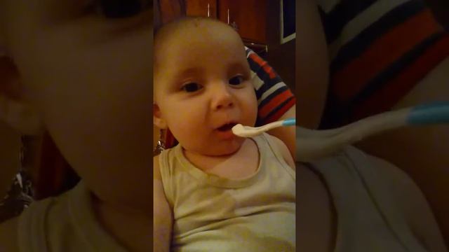 Первый творог малыша в 5 месяцев смотреть онлайн