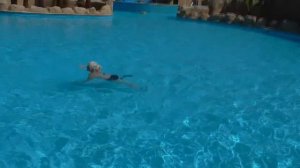 ОТДЫХ НА БАССЕЙНЕ  АЛЬБАТРОС ДЖАНГЛ АКВАПАРК
