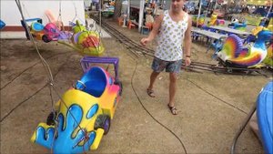 ТАИЛАНД РАЙОНГ НОВОГОДНИЙ РЫНОК ДЛЯ МЕСТНЫХ Как тайцы отдыхают и готовятся к новому году