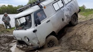 Газ69 против Нивы.Перевернули ГАЗ69.Утопили Ниву.Sorento на бездорожье. Всемогущий Паджеро.