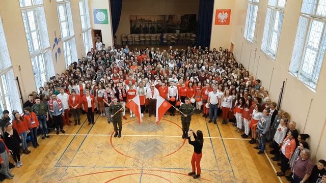 Narodowe Święto Niepodległości w ZSCH. Wspólne odśpiewanie Mazurka Dąbrowskiego смотреть онлайн