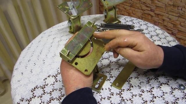 Подручник под наждак для заточки инструмента