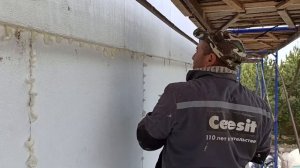 Утепление пенопластом фасадов двух домов с интервалом в 10 лет, система СФТК Мокрый Фасад Ceresit