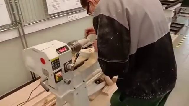 Мастер-час/Деревообрабатывающая мастерская/Мастер и подмастерье