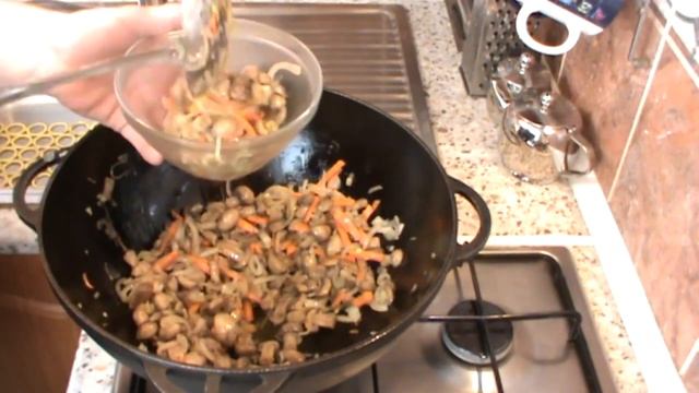 ГОВЯЖЬЕ ЛЁГКОЕ с ГРИБАМИ в КАЗАНЕ ! Ну Очень вкусно ! смотреть онлайн