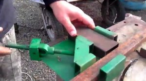 угловые тиски