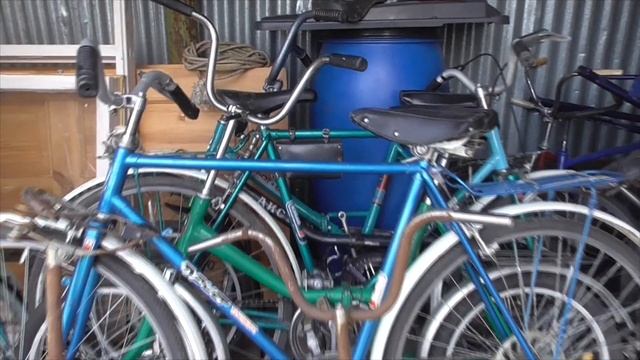 Сарай с ретро велосипедами и запчастями в Пушкино. смотреть онлайн