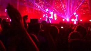 Mylène Farmer Timeless 2013 - Dance robots