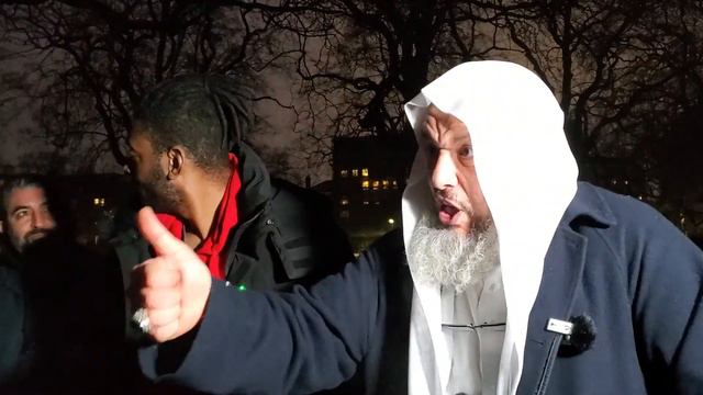 Speakers Corner - Shocking Statement From Sheikh Ibn Hazm About Child Marriage, David Is Shocked смотреть онлайн