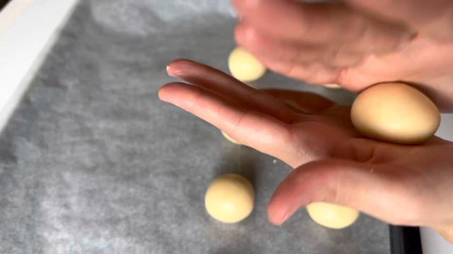 KAÇ KEZ YAPTIM YİNEDE TADINA DOYAMADIM🔝 Ağızda Dağılan Frambuaz Soslu Kurabiye Tarifi💯 смотреть онлайн