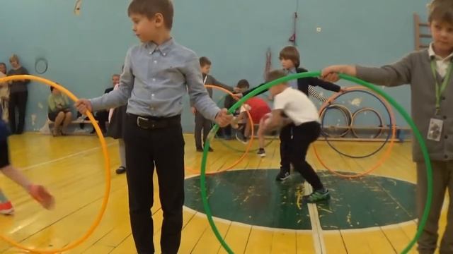 Спортивный праздник в здании на Лялином смотреть онлайн