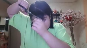 Отрезала челку