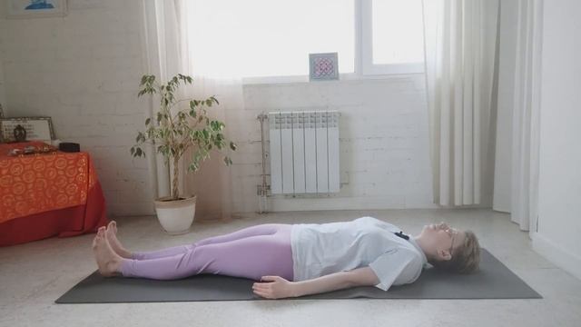 Ардха Навасана - Половинная поза лодки смотреть онлайн