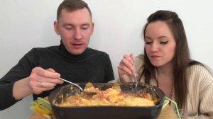 МУКБАНГ ЗАПЕКАНКА КАРТОФЕЛЬНАЯ С ФАРШЕМ  СЛИВКАМИ СЫРОМ ответы навопросы MUKBANG POTATO CREAM CHEES