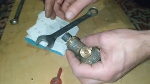 Никогда не выбрасывай газовый заправочный кран!!!Ремонт заправочного вентиля за 50₽