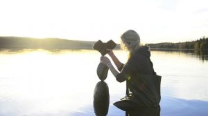 Balance of love - The art of balancing stones - Jonna Jinton