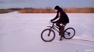 Зимний Drift на велосипеде.