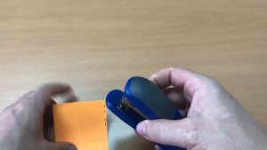 КАК СКРЕПИТЬ БУМАГУ СКОБАМИ ОБРАТНЫМ ЗАГИБОМ С ПОМОЩЬЮ СТЕПЛЕРА