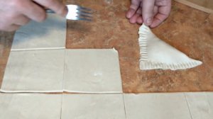 Слоёные пирожки с творожной начинкой