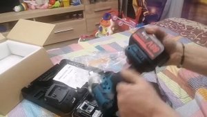 Распаковка посылки с али экспресс. Или аккумуляторный бесщеточный гайковерт.