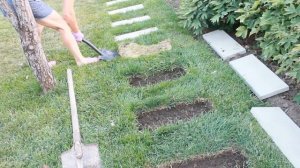 Дорожка в саду своими руками.  Сам себе ландшафтный дизайнер.Мои кошки на дорожке!!!