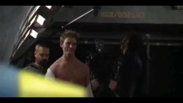 Mockingjay part 1 deleted scenes - Finnick in his underwear (more) смотреть онлайн