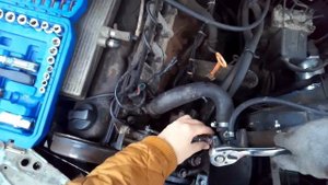 Снятие ГУР AUDI 100 c3 1990 г. Часть 2.